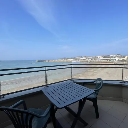 Avec Balcon, Proche Des Plages Et Commerces - Fr-1-361-89 * Granville