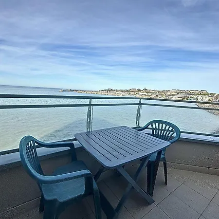 شقة Avec Balcon, Proche Des Plages Et Commerces - Fr-1-361-89