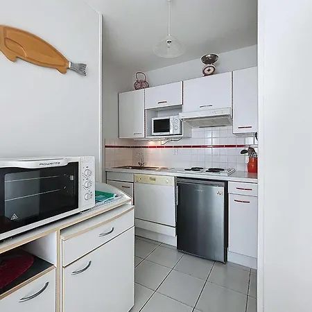 Avec Balcon, Proche Des Plages Et Commerces - Fr-1-361-89