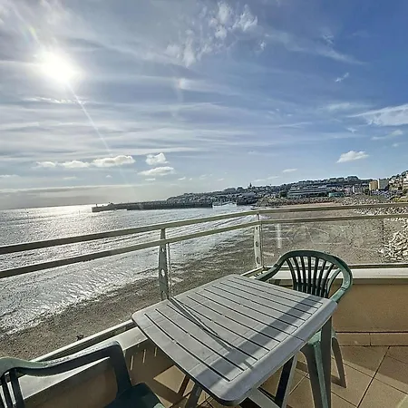 Avec Balcon, Proche Des Plages Et Commerces - Fr-1-361-89