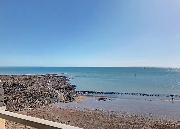 Avec Balcon, Proche Des Plages Et Commerces - Fr-1-361-89 Granville