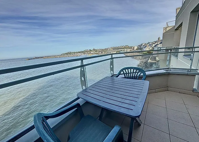 Avec Balcon, Proche Des Plages Et Commerces - Fr-1-361-89 * Granville