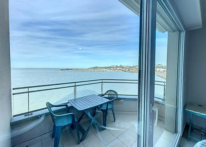 Avec Balcon, Proche Des Plages Et Commerces - Fr-1-361-89 Appartement Granville