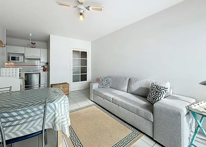 Appartement Avec Balcon, Proche Des Plages Et Commerces - Fr-1-361-89 *